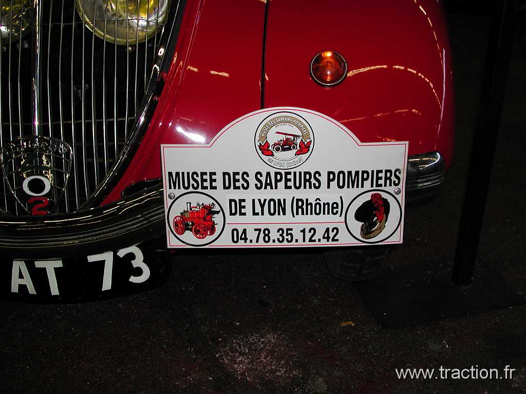 2002-10-27 Lyon 019.jpg - 27/10/2002 - 69000 LYON24me Salon POQU'AUTO - Hall 01Muse des Sapeurs Pompiers de Lyon